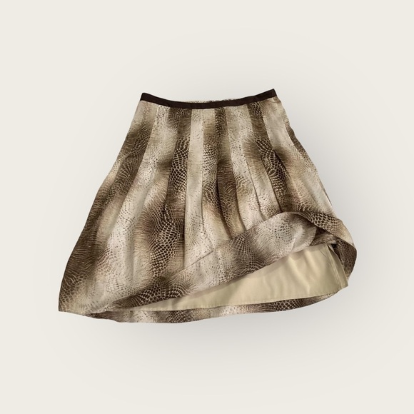 Jones New York Animal Print Brown Tan Flare Zipper Skirt Polyester. Size 6 - Picture 4 of 8